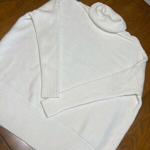 Lillusory turtle neck knit sweater XL